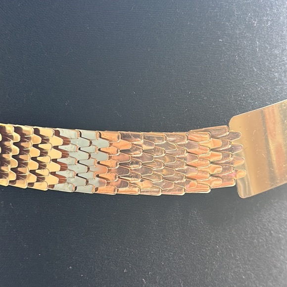 Vintage 70’s Stretch Gold Tone Link Belt - Picture 3 of 11